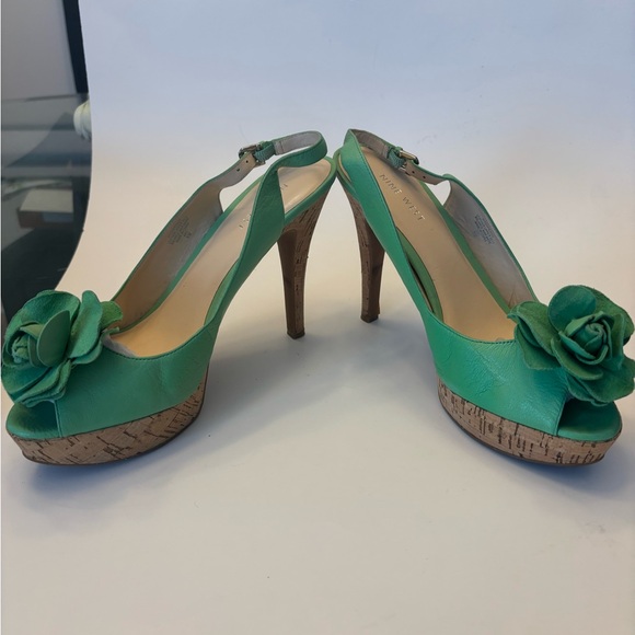 Nine West Green Floral Slingback Heels - Picture 2 of 4